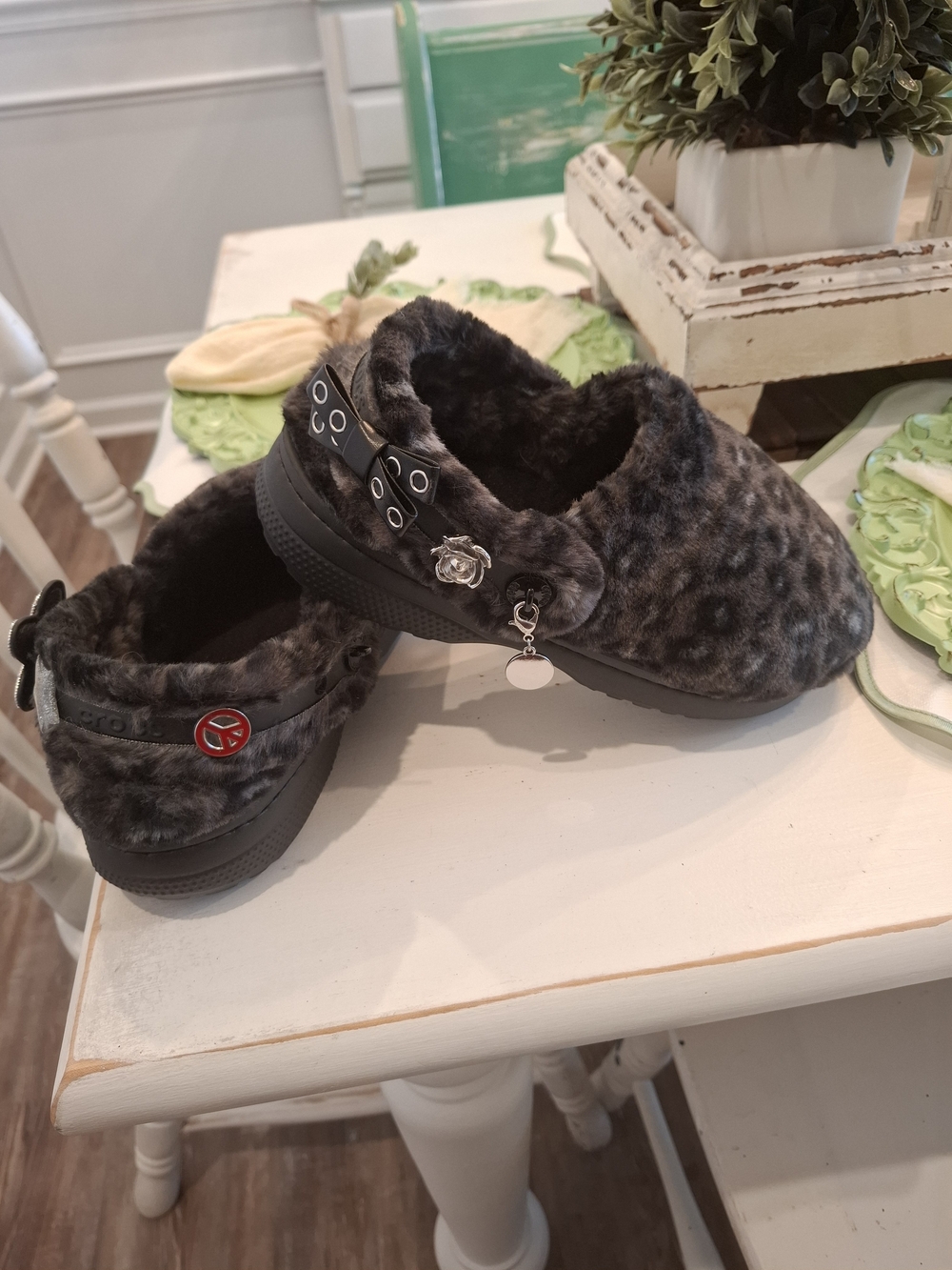 CROCS Women's Gray Leopard Fuzzy Clog Mules with Charms